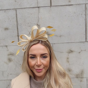 One off Piece - Champagne Gold Sinamay Feather Headband Headpiece Races Wedding Guest Sinamay Ladies Day Hair Band Modern Beige u10302
