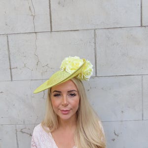 Large Light Yellow Lemon Rose Flower Sinamay Hat Fascinator Disc Saucer Headband Wedding Guest Hatinator Races Ascot u12705