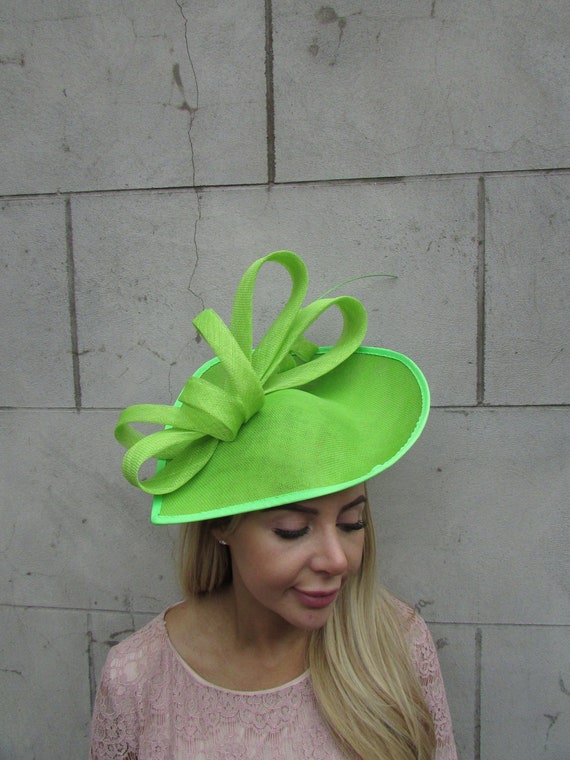 Large Lime Green Feather Fascinator Hat Big Teardrop  display picture 3