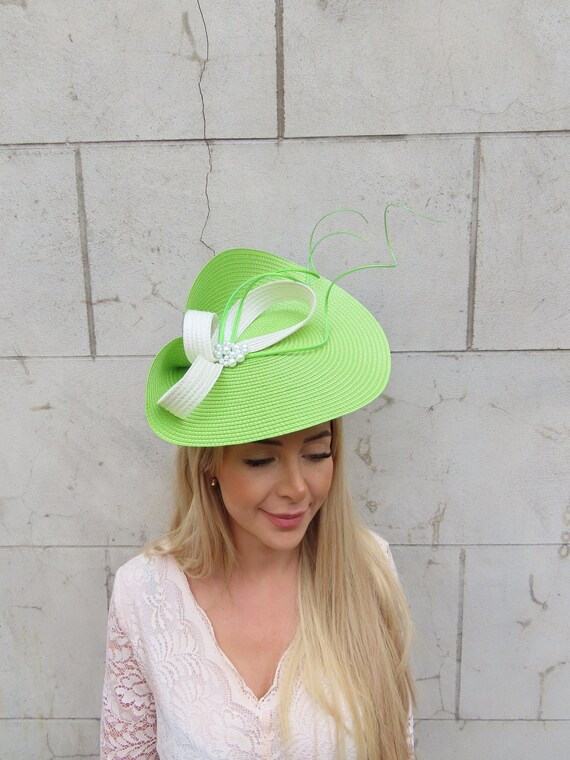One off Piece Large Lime Green & Ivory Cream Pearl Straw  display picture 3