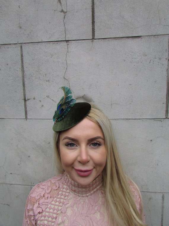 Vintage 1950s Green Ribbon & Feathers Fishnet Fascinator Hair Piece Coquette Emerald Green Rhinestone Diamante Satin Feather Fascinator  main image 4