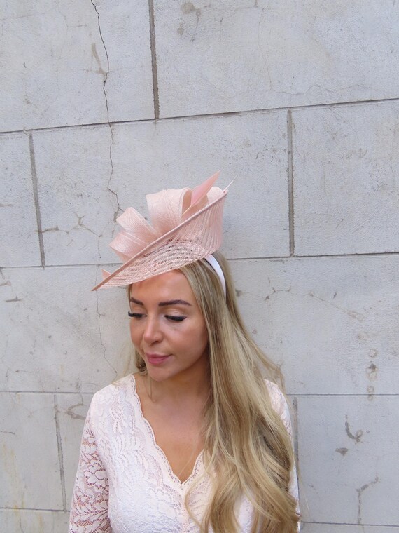 Adjustable Sinamay Fascinator Hat with Feathers and Bow for Special Occasions Big Imitation Sinamay Bow Fascinator Hat Headband For  main image 2