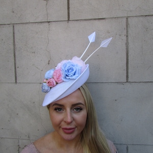 Nouveau Gris Fleur Plume Chapeau races Mariage Ascot Bandeau Hairband 