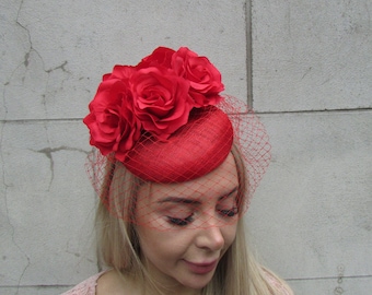 Red  Rose Floral Flower Birdcage Veil Fascinator Sinamay Pillbox Hat Races Wedding Guest Headpiece Hatinator Ladies Day u10107