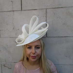 Large Cream Teardrop Fascinator Hat Headband Hatinator Races Wedding Guest Statement Headpiece Feather Ladies Day Hairband u12708