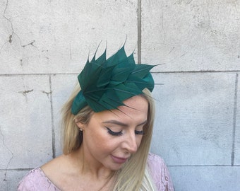 Bottle Green Fascinator Feather Padded Headband Velvet Wedding Guest Races Headpiece u1p