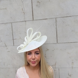 Large Cream Teardrop Fascinator Hat Headband Hatinator Races Wedding Guest u12207