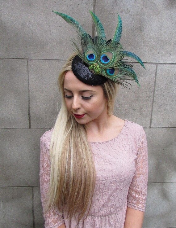 Black Green Sequin Peacock Statement Feather Fascinator Races Ascot Hat 5005 Black Green Sequin Peacock Statement Feather Fascinator Races Ascot Hat 5005