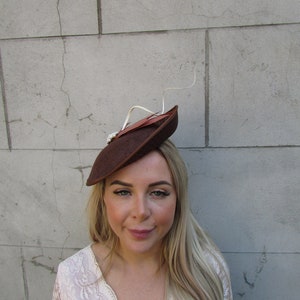 Large Brown & Cream Ivory Pearl Feather Fascinator Disc Saucer Hat Wedding Guest Races Headband Hairband Hatinator Headband Tilted u12808