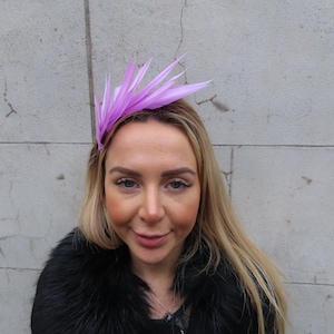 Lilac Feather Fascinator Races Wedding Guest Headpiece Hairband Alice Band Headband Ladies Day Outfit Light Purple Thin Headband u11401