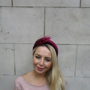 Burgundy Fascinator Headband Feather Dark Wine Red Velvet Padded Headpiece Halo Padded Hair Crown Races Wedding Guest u1p