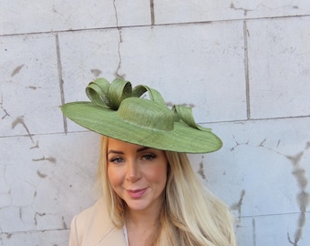 Cappello Hatinator grande in sinamay verde oliva u11711