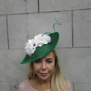 Large Cream & Emerald Green Rose Floral Flower Fascinator Hat Big Teardrop Tilted Wedding Races sh-246uu