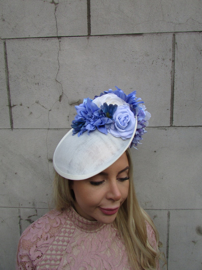 Grande crème et bleuet clair rose fleur fascinateur disque chapeau Hatinator courses casque floral mariage or-98 image 2