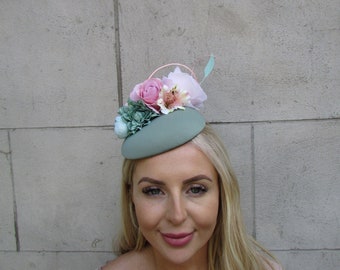 Light Sage Green Blush Pink Flower Feather Pillbox Hat Hair Fascinator Wedding Races Headpiece Headband Hairband Floral u1z30