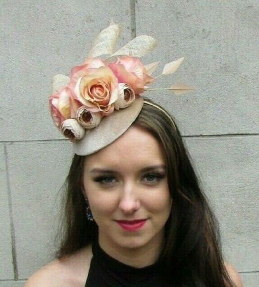 Beige Champagne Velvet Pink Edged Flower Feather Hat  display picture 1