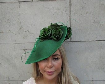 Large Emerald Green Rose Floral Flower Fascinator Hat Big Teardrop Tilted Wedding Races Hatinator Headband Ladies Day Headpiece u1z28