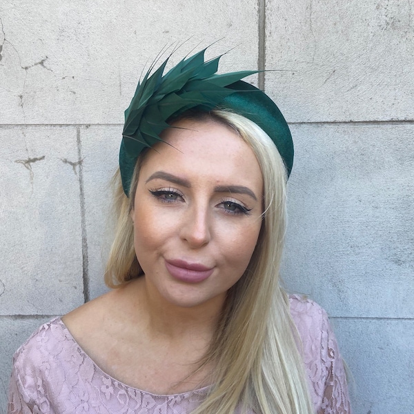 Bottle Green Fascinator Headband Feather Velvet Padded Wedding Guest Races Hairband Halo Dark Green Emerald Headpiece u1p