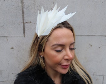 Ivory Light Cream Feather Fascinator Races Wedding Guest Headpiece Hairband Alice Band Headband Ladies Day Outfit Thin Headband u11401