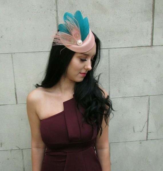 Peach Blush Nude Pink Turquoise Green Feather Hat Hair Clip Fascinator Vtg 7385