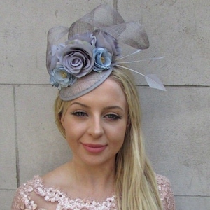 Grey Light Blue Sinamay Rose Flower Feather Pillbox Hat Fascinator Wedding sh-160 uu