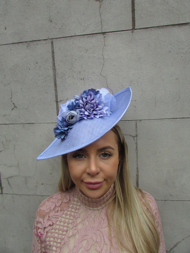 Grand bleuet clair bleu lilas pervenche jacinthe des bois rose fleur fascinateur chapeau grande larme courses de mariage sh-310 image 1