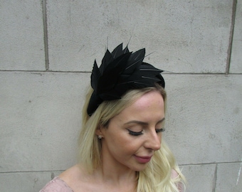 Black Feather Fascinator Headband Velvet Padded Headband Headpiece Wedding Races Hairband Halo u1p