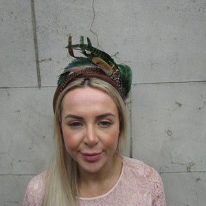 Brown Pheasant Green Peacock Feather Fascinator Headband Feather Padded Wedding Guest Races Hairband Halo Headpiece Cheltenham u13009