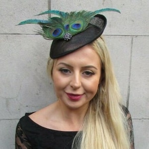 Black Bottle Green Peacock Feather Disc Saucer Hat Fascinator Hair Races sh-238