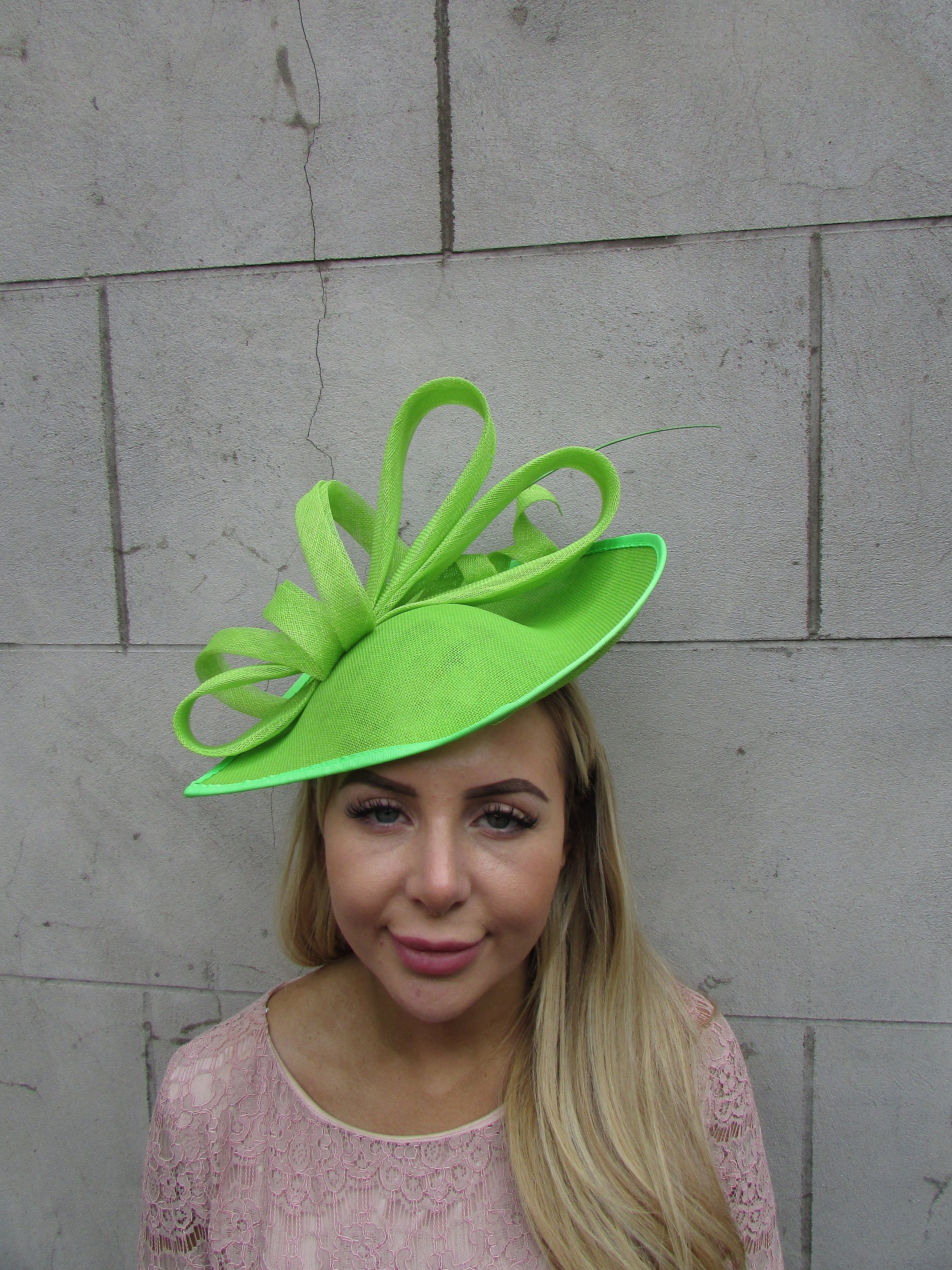 Large Lime Green Feather Fascinator Hat Big Teardrop  display picture 1