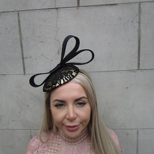 Fascia per capelli con fiocco in pizzo nero e oro, accessorio per capelli da cerimonia, cappello a forma di tamburello, fascia per capelli u10904