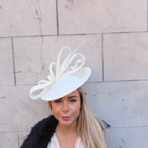 Large Cream Statement Hatinator Fascinator Disc Hat Races Wedding Guest Headband  Ladies Day Outfit u11802