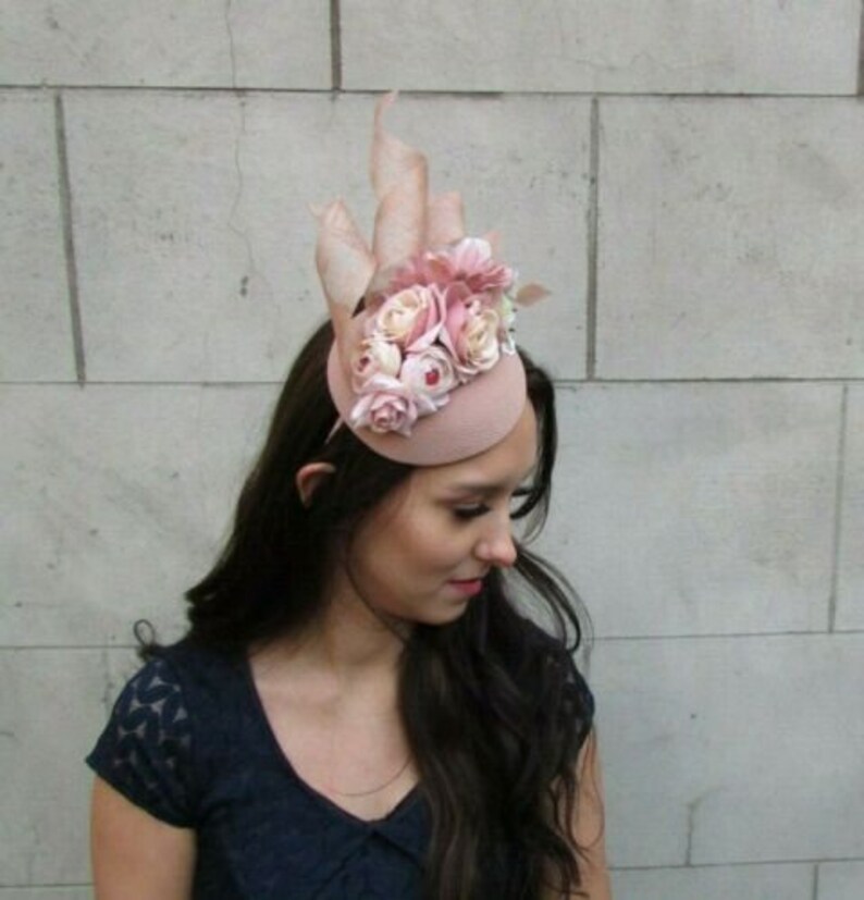 Sale Nude /& Blush Light Pink Flower Feather Hat Fascinator Races Wedding Hair 9023C297