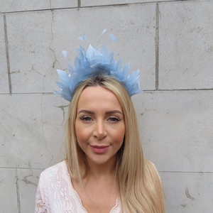 Light Blue Feather Crown Fascinator Races Wedding Guest Headpiece Hairband Thin Headband Modern Ladies Day Powder Baby Blue u12704