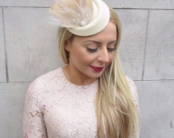 Cream Silver Ivory Feather Pearl Pillbox Hat Fascinator Headpiece 1940s Vtg B67 Cream Silver Ivory Feather Pearl Pillbox Hat Fascinator Headpiece 1940s Vtg B67