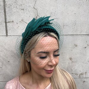 Bottle Green Birdcage Veil Fascinator Headband Feather Velvet Padded Wedding Guest Races Hairband Halo Dark Green Emerald Headpiece u10107
