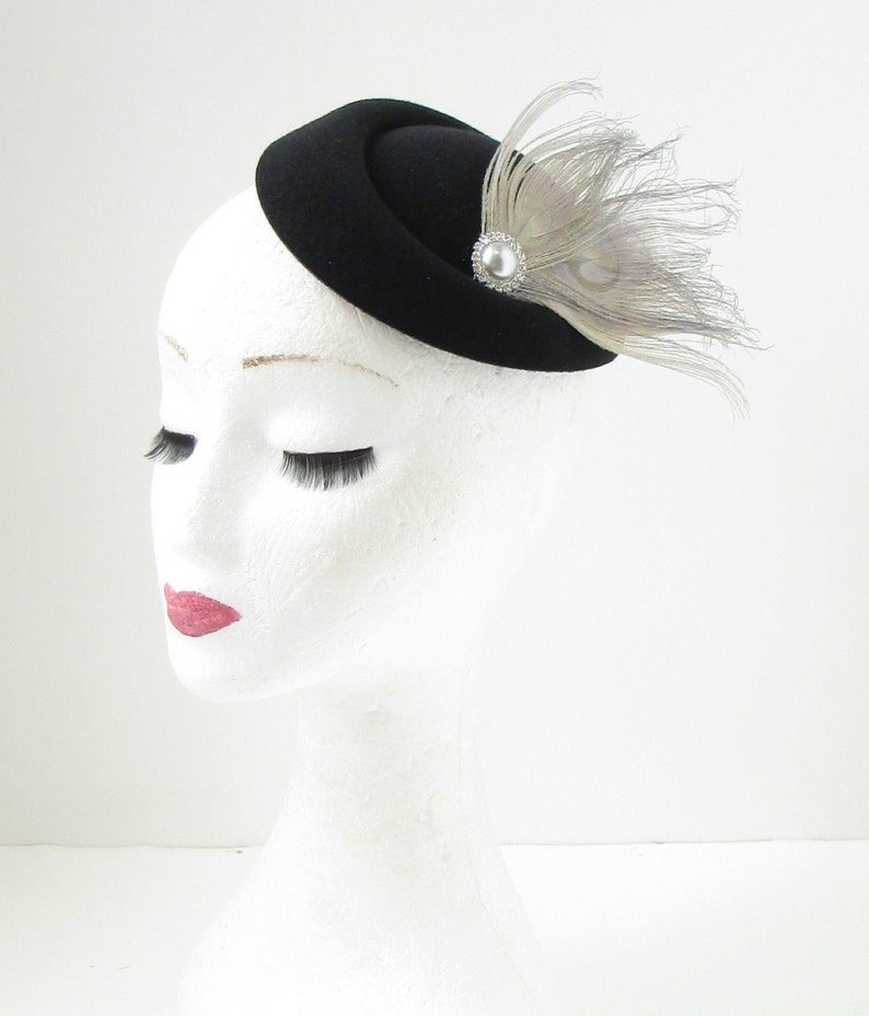 Black Grey Silver Feather Pillbox Fascinator Hat Races Vintage Hair Clip 40s 143