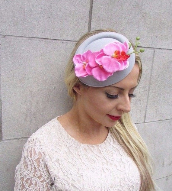 Grey Silver Feather Flower Disc Saucer Hat Fascinator Hair Races Wedding 6817