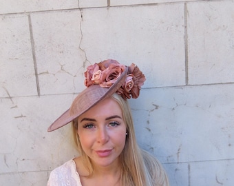 Tocado de sombrero de sinamay con flor grande marrón, disco para bodas, carreras de caballos, Ascot u12904