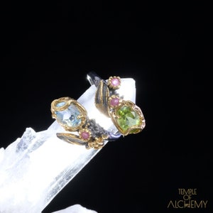 Overvloed & spirituele inzichten * Blue Topaz, Peridot + Rhodolite Garnet Ring * Gratis grootte * gratis DHL Express verzending * 7209gr1