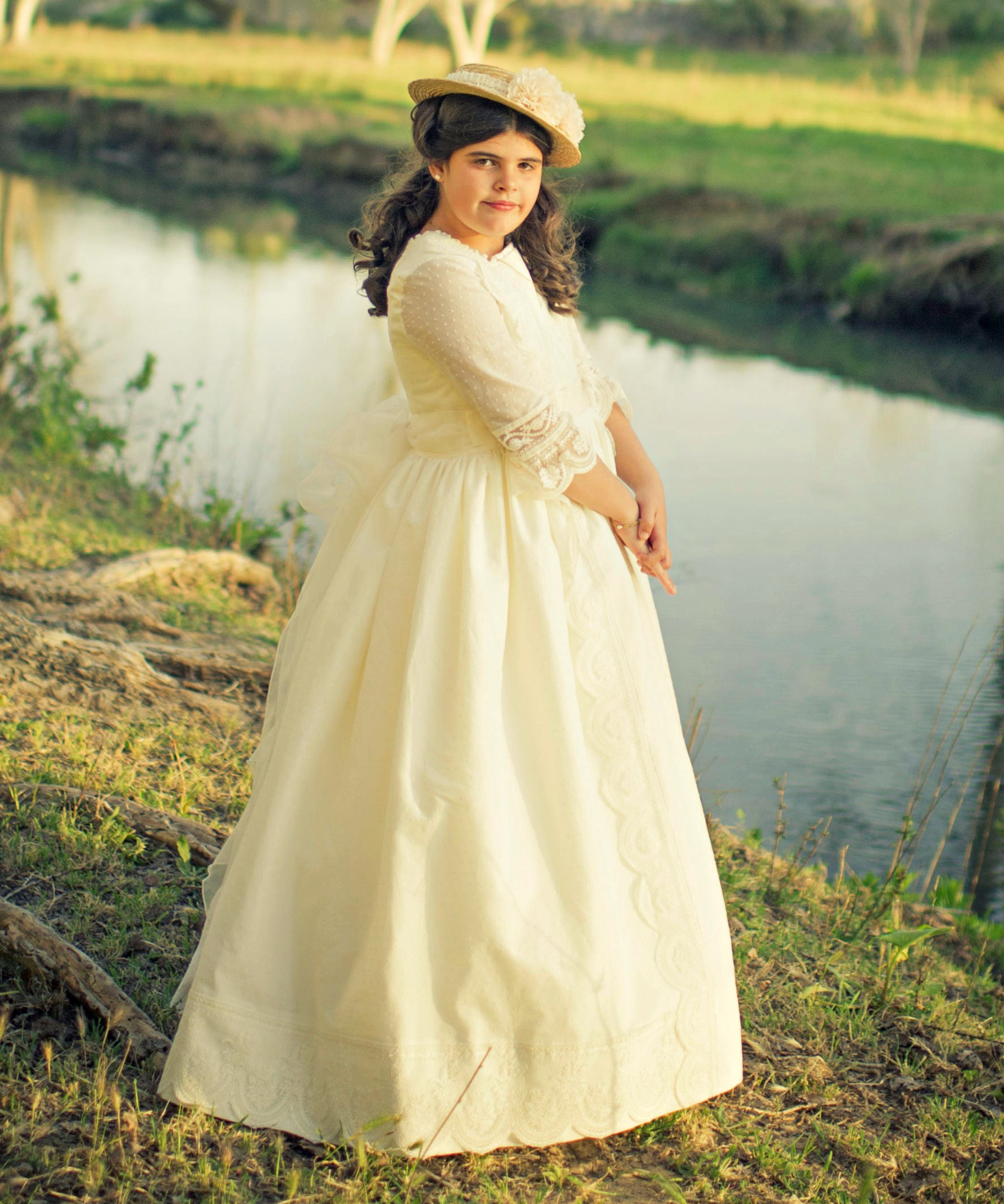 Girl COMMUNION Dress. Model VICTORIA 