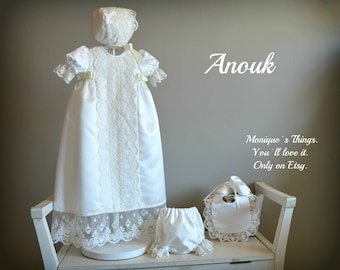 ANOUK Bébé FILLE (Rn à 18M). Satin et dentelle. Concevez votre PROPRE tenue. Occasion spéciale. Cérémonie. Bédition. Baptême. Présentation.Relique