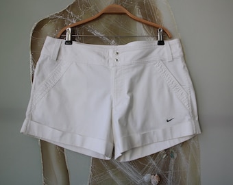 Vintage NIKE Weiße Shorts Damen Sport Shorts Niedrige Taille Shorts Große Größe