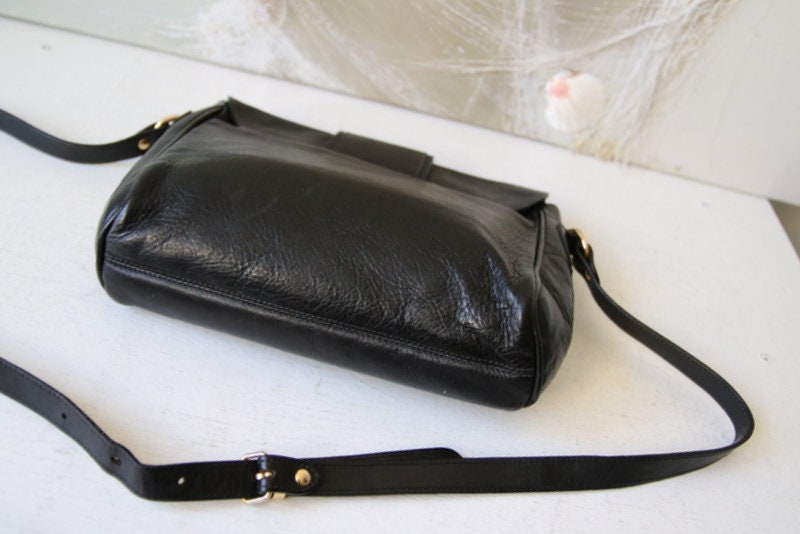 BETTINA ブラック ショルダーバッグ レザー 財布 イタリア製 - Etsy 日本