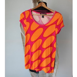 MARIMEKKO H&M Orange Pink Shirt  T-Shirt Small Size