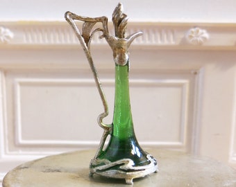 Style Art Nouveau, bouteille d'absinthe miniature maison de poupée échelle 1:12