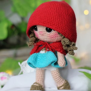 Little Red Riding Hood Amigurumi Pattern