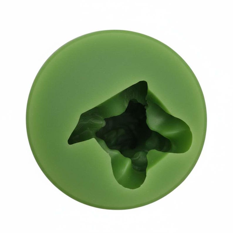 Draufsicht auf die grüne Silikonform „Mini Engel / Putte“ – klare Innenkontur der 3D Gießform für detailreiche Mini-Engel. Geeignet für Raysin, Keraflott, Feinbeton, Jesmonite oder Resin; ideal für DIY Weihnachtsdeko.