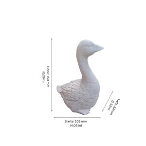Gans mit Maßpfeilen: Höhe 159 mm (6.26 in), Breite 64 mm (2.52 in), Tiefe 103 mm (4.06 in), Freisteller auf Weiß