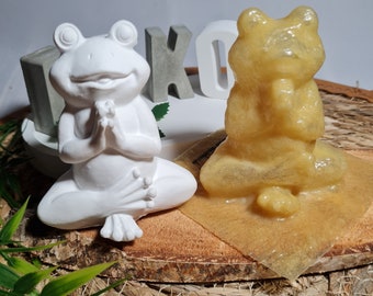 Casting mold for concrete frog // Concrete casting mold for casting a yoga frog (221) // Concrete mold made of latex // 3D casting mold praying frog //